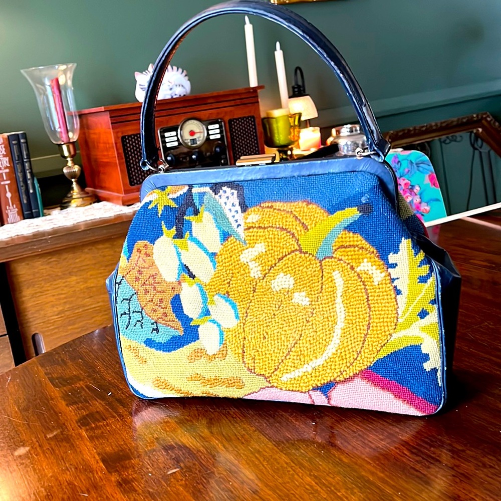 Vintage Needlepoint Handbag!